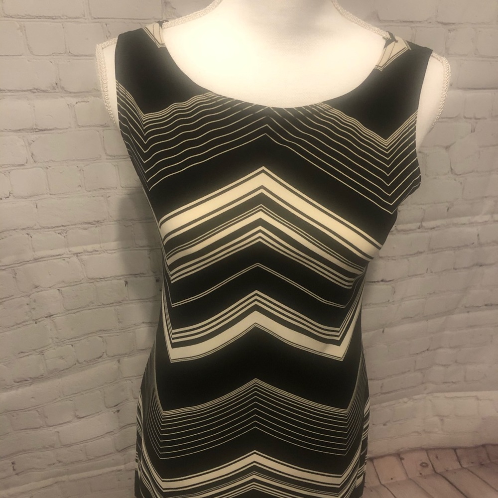 Black and White Sleeveless Dress size Medium - Picture 3 of 5